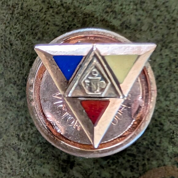 14K Gold Knights of Pythias Lapel Pin - Picture 6 of 7